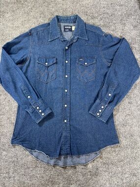 Vtg Wrangler Shirt Mens 17-35 Denim X-Long Tails‎ Pearl Snap Western USA Made